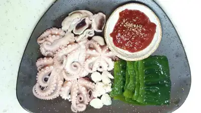 주꾸미-알-쭈꾸미-숙회-손질-데치기-레시피로-완성한-주꾸미-숙회