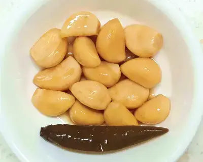 아린-맛-녹변-현상-없는-아삭-새콤달콤-짭조름한-1년-된-마늘장아찌