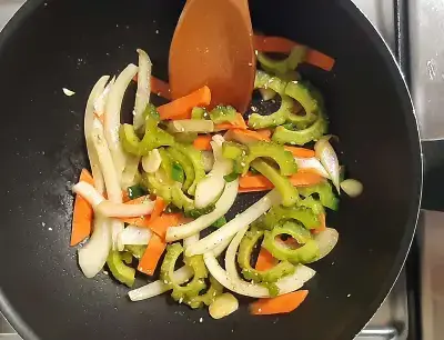 참기름,-깨,-후추-넣어-볶기